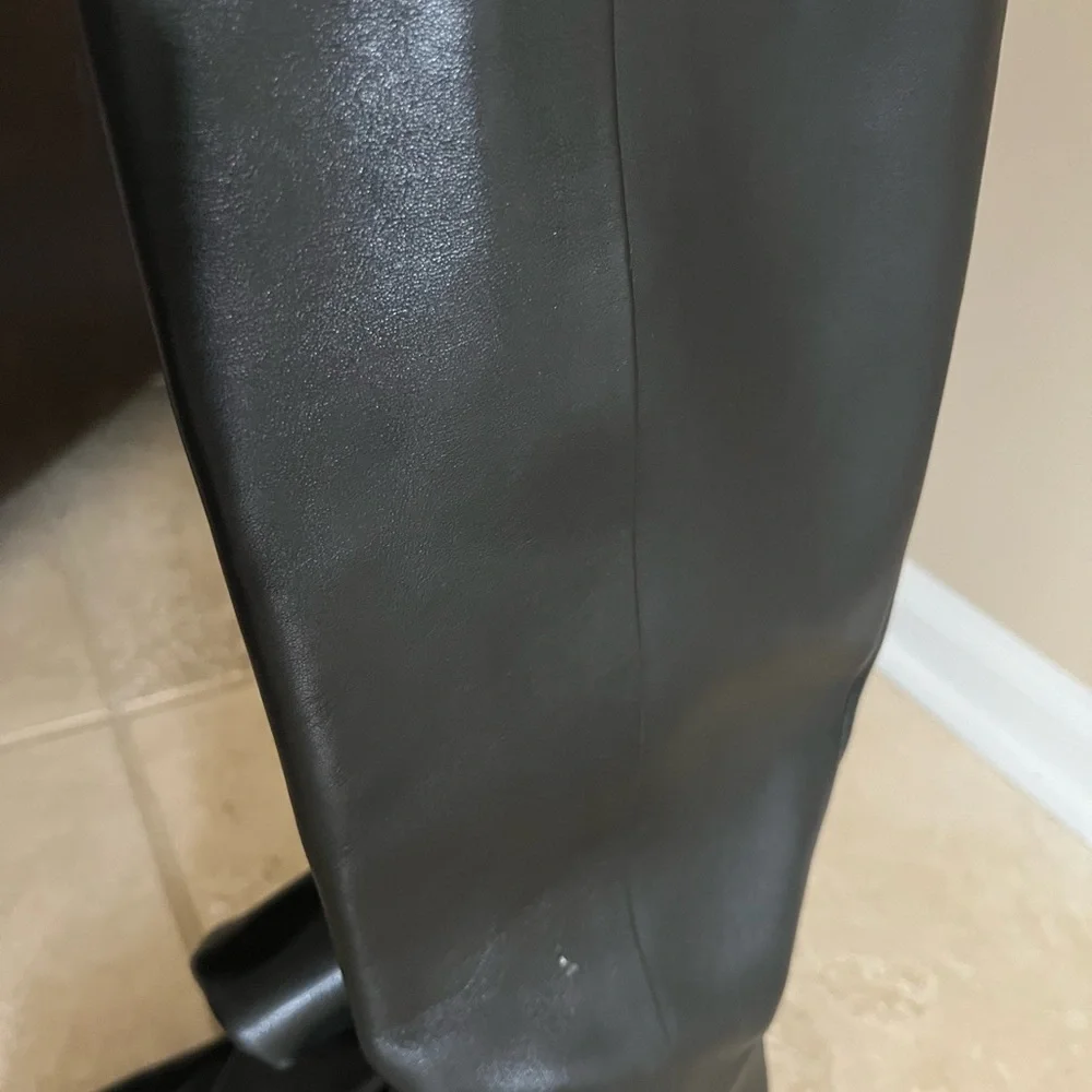 CHANEL Black Leather Heeled Boots - Picture 3 of 13